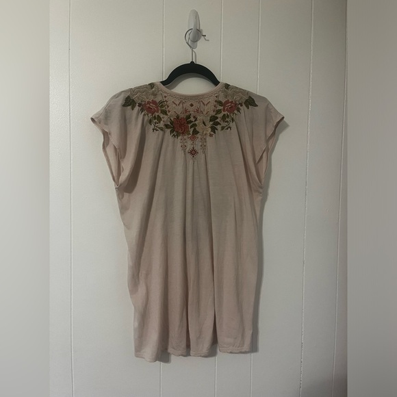 Johnny Was pink embroidered short sleeve V-neck top - Picture 3 of 5